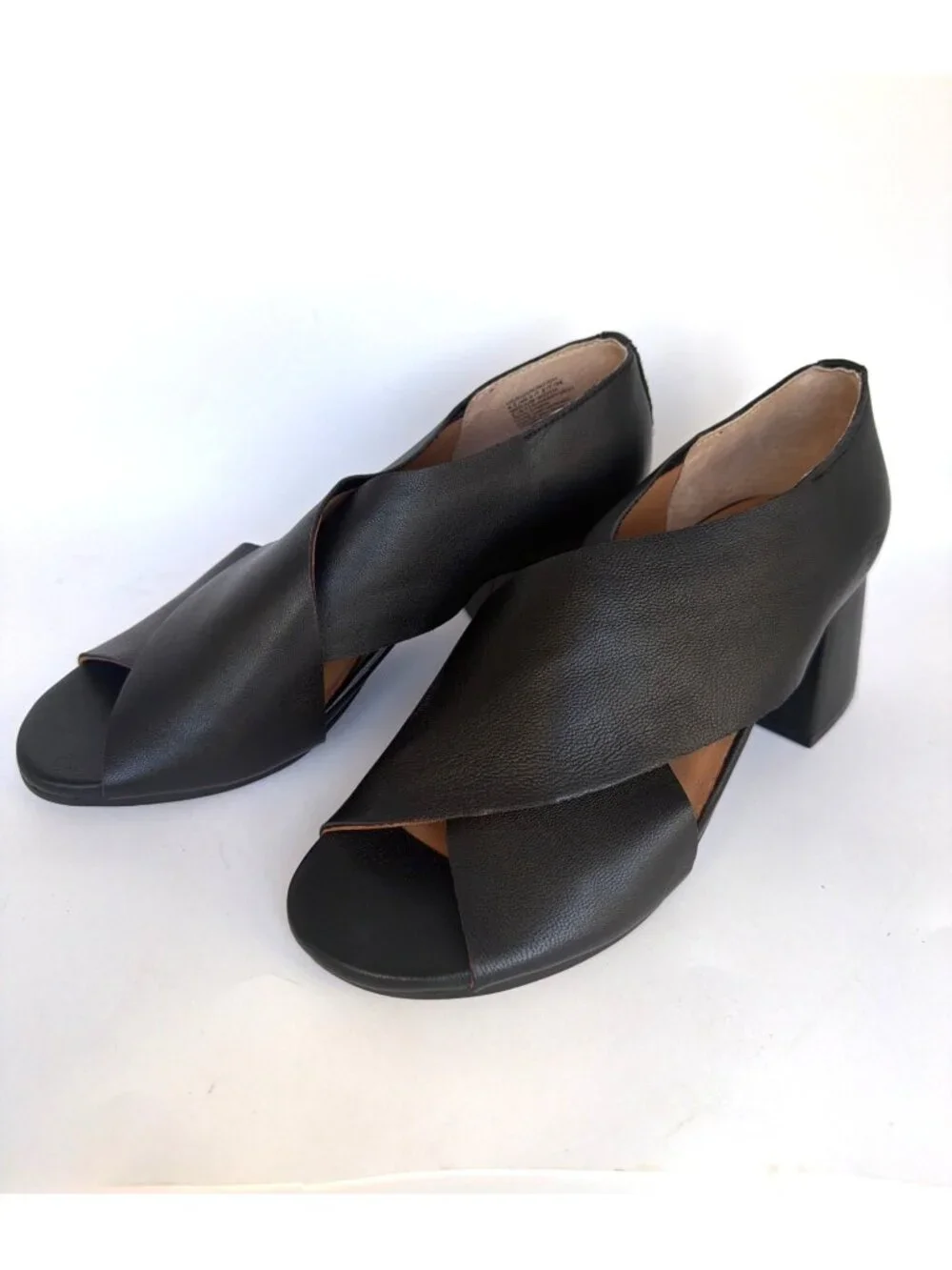 Gentle Souls Yvette Sandals Black Leather Chunky Heel Women Size 9.5